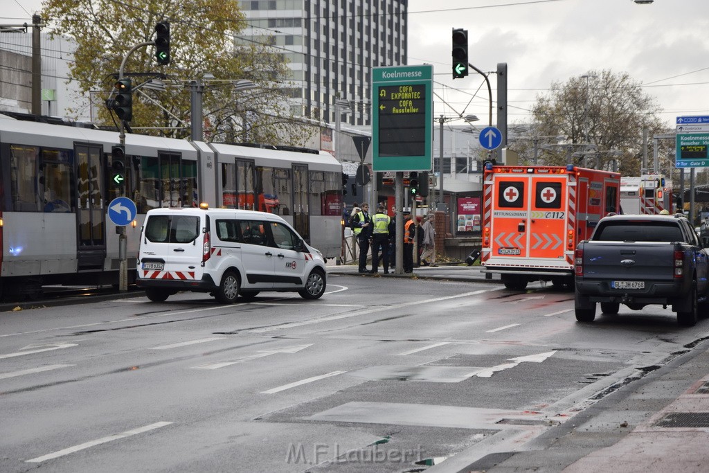 VU PKW KVB Bahn Koeln Deutz Deutz Muelheimerstr P57.JPG - Miklos Laubert